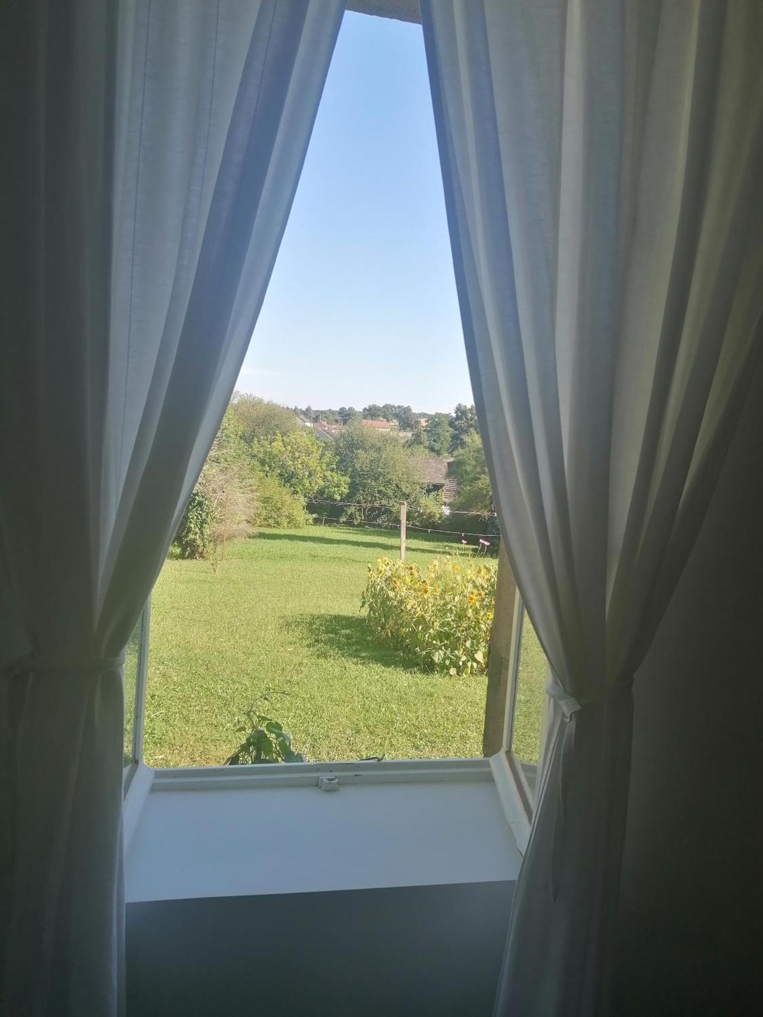 Petite Maison Dans Le Morvan Luzy Екстер'єр фото